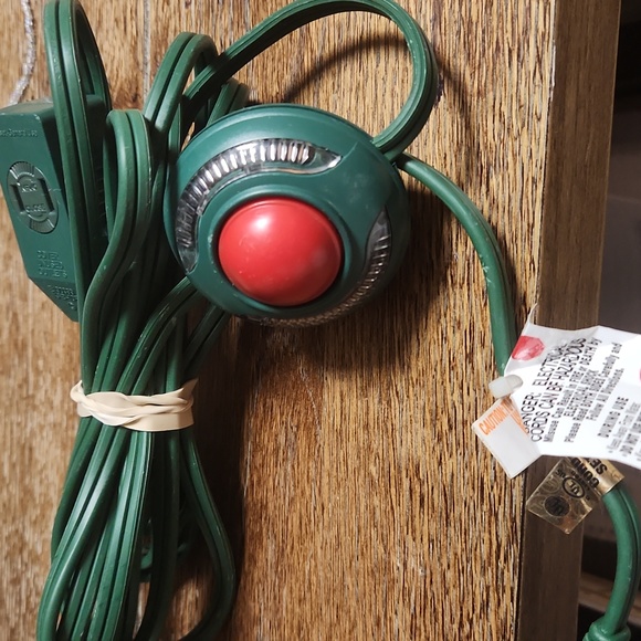 BNNP the Lighted floor tapper extension cord- 9'-3 outlet - Picture 2 of 4